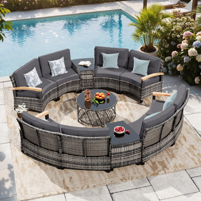 Ensemble de mobilier d'extérieur 11 pièces, ensemble de conversation en rotin demi-lune avec canapé en rotin avec accoudoirs en bois, table basse et 2 tables d'appoint