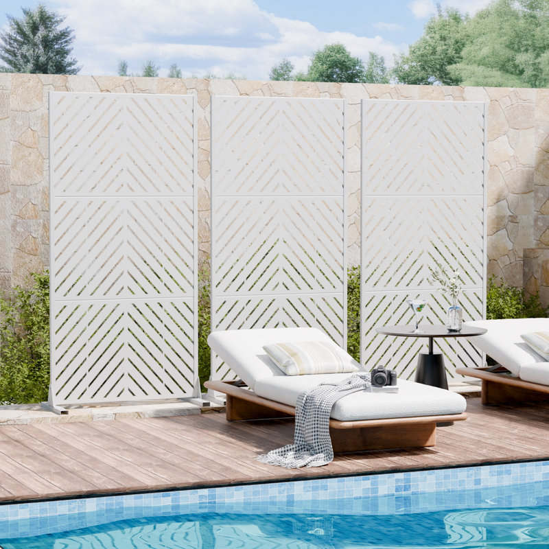Panneau de clôture d'intimité en métal avec motif élégant, H 72 po x l 70 po x P 16 po, Blanc, 2