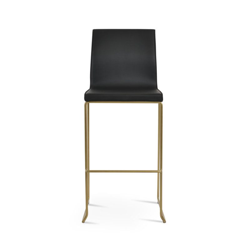 Tabouret de bar et de comptoir empilable Polo, Similicuir noir, Laiton, Tabouret de comptoir (siège d'une hauteur de 24,5