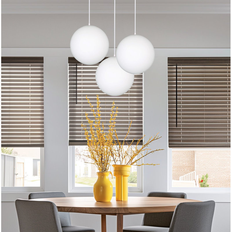 Luminaire suspendu en forme de globe à 1 lumière Ailet, 9.5" H x 10" W x 10" D
