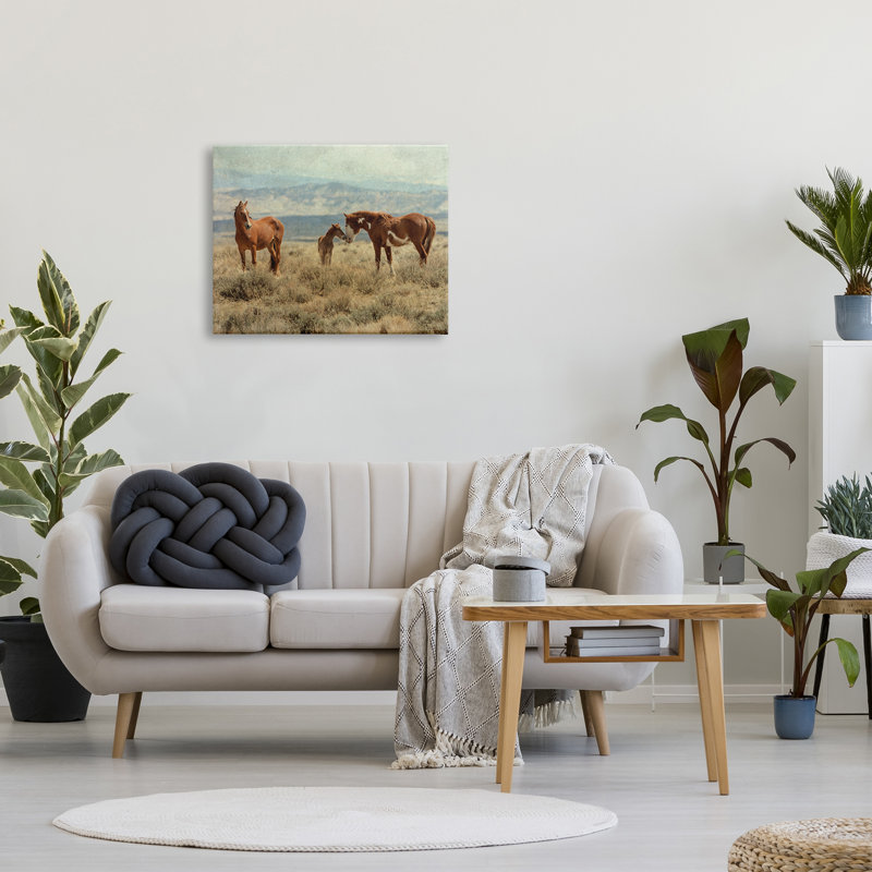 «Heartening Horse Foal Family Scenic Mountain Clouds» par Jan Walters, impression sur toile tendue, Toile tendue