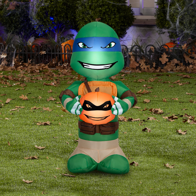 Airblown Big Head Leonardo with Pumpkin Nick
