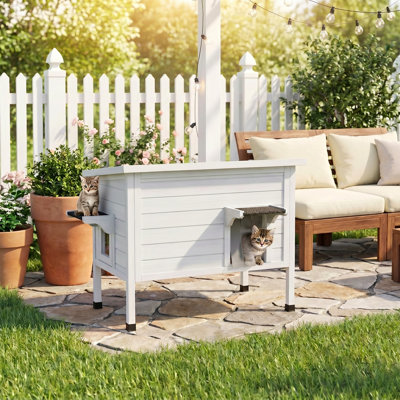 HDPE Heated Outdoor Cat House for All Seasons
