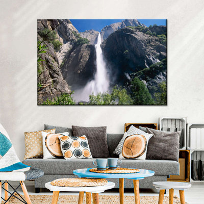 «Low Angle View Of The Yosemite Falls», reproduction sur toile