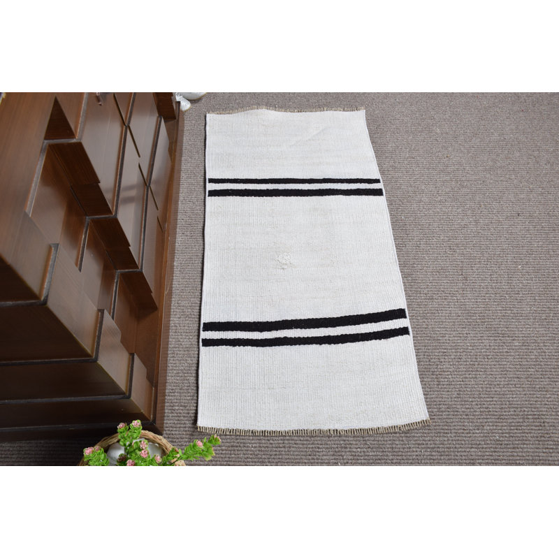 Authentique tapis kilim turc tissé à la main dans un design rayé pour une entrée ou un décor décoratif