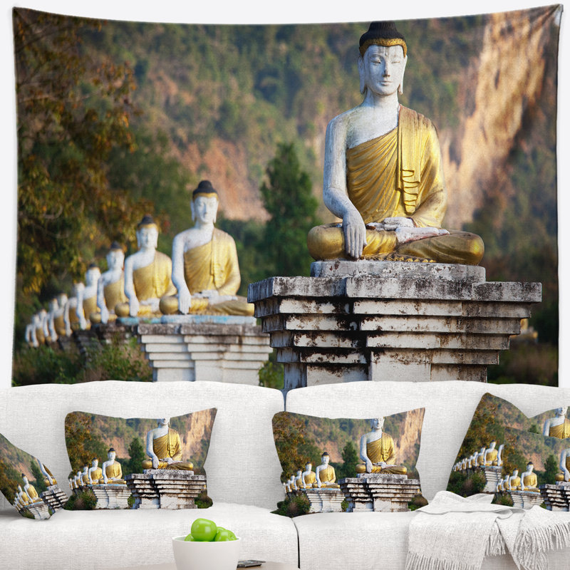 Paysage, belle rangée de statues de Bouddha, H 68 po x l 80 po