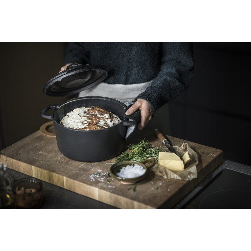 Fiskars® Norden Dutch Oven, 6.3 qt