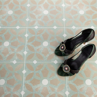 Carreau de porcelaine 9 po x 9 po Anabella Prado