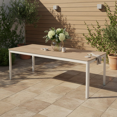 Table de salle à manger d'extérieur