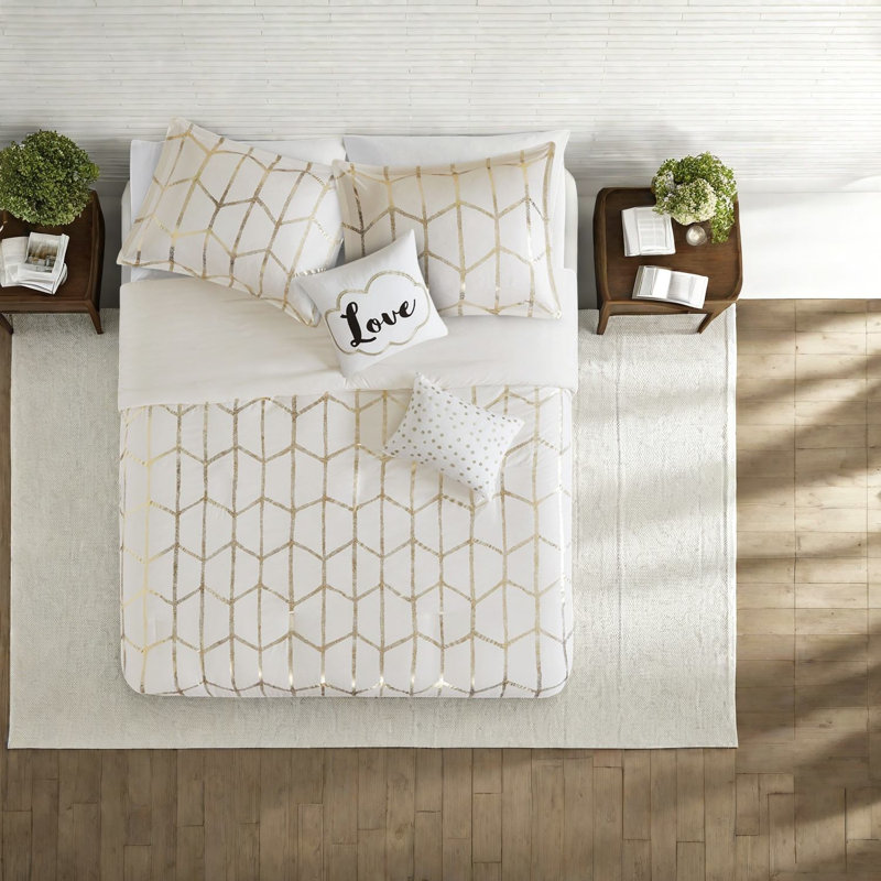 Ensembles de literie élégants en or métallique, confort en polyester, design contemporain pour la maison