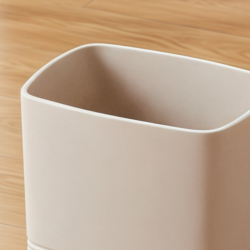 Poubelle de salle de bain beige en grès de 2 gallons, robuste et durable, polyvalente pour la décoration et le rangement.