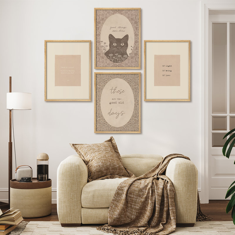 Ensemble de 4 pièces d'art mural avec citation et typographie d'inspiration rétro - impressions fantaisistes encadrées dans des tons neutres doux