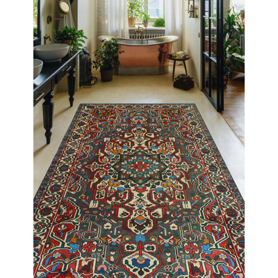 Khylar Bakhtiari Sara Blue Runner