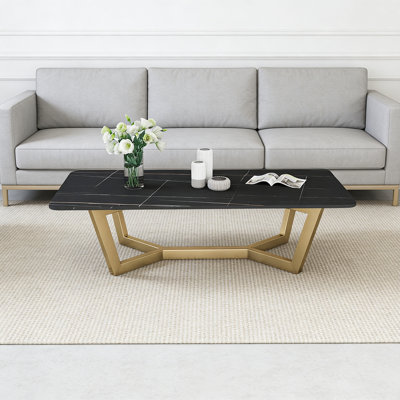 Table basse moderne et luxueuse