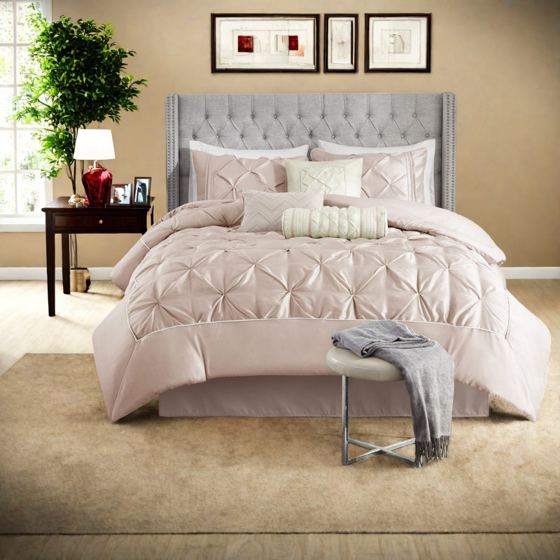 Ensemble de literie pour très grand lit élégant, édredon en polyester, conception capitonnée plissée pour la chambre à coucher