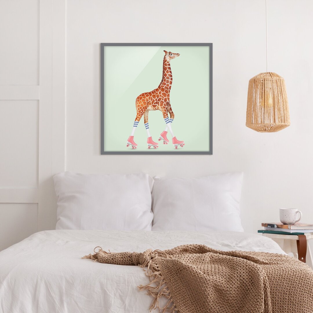 Gerahmter Grafikdruck Giraffe with Roller Skates von Jonas Loose