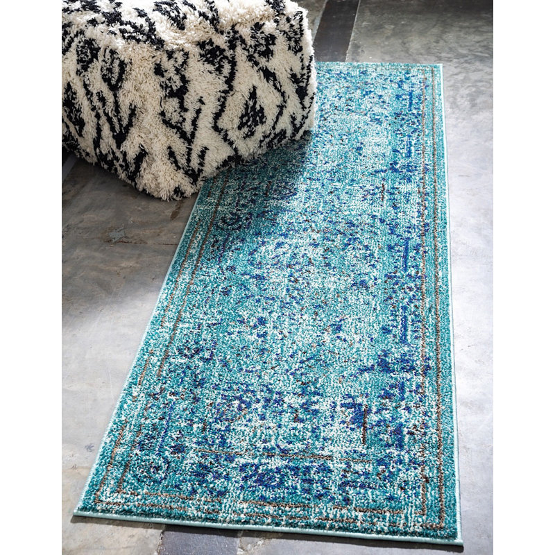 Tapis décoratif bleu oriental Dauphine, Tapis de couloir 2 pi 2 po x 6 pi 7 po