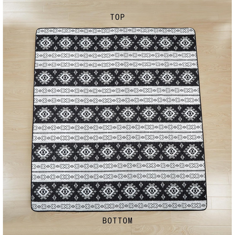 King Size Black and White Microfiber Geometric Quilt Set