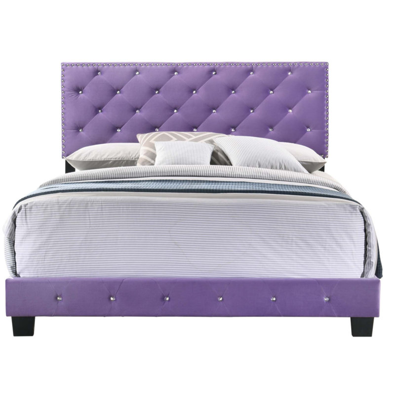 Luxueuse structure de lit rembourrée en velours Suffolk avec tête de lit élégante et fabrication durable pour un confort et un style ultimes