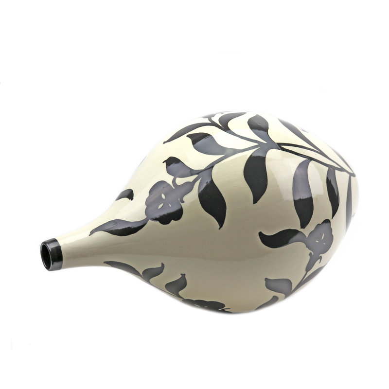 Lys blanc / céramique noire 17 po, H 17 po x l 8,5 po x P 8,5 po