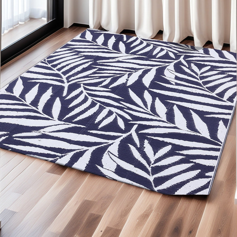 Outdoor Rug With Leaf Pattern, Rectangle 5' x 8'