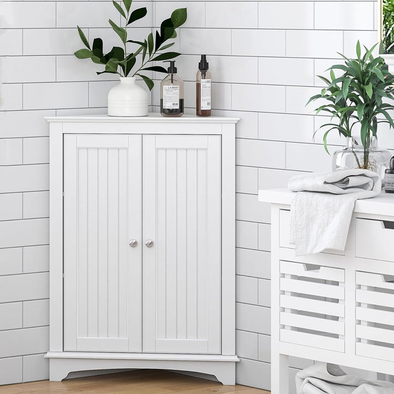 Armoire de coin autoportante blanche avec deux portes et tablettes, armoire de rangement en bois pour salle de bain, cuisine, salon - style minimaliste moderne, conception compacte et peu encombrante