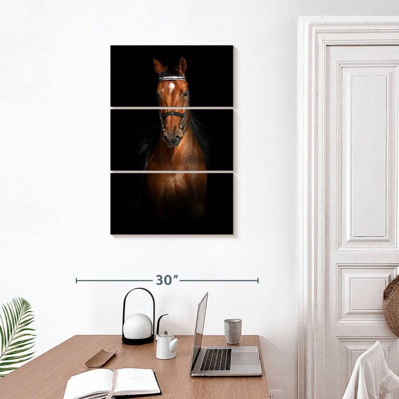 Cheval de dressage brun Brampt, H 32 po x l 20 po