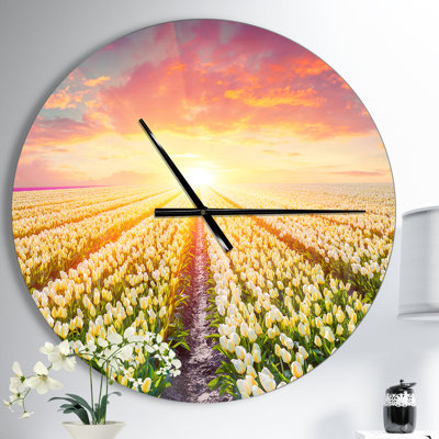 Horloge murale Swigart Farmhouse Designart