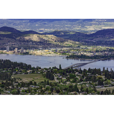 Vue de Kelowna, lac Okanagan - photographie sur toile tendue