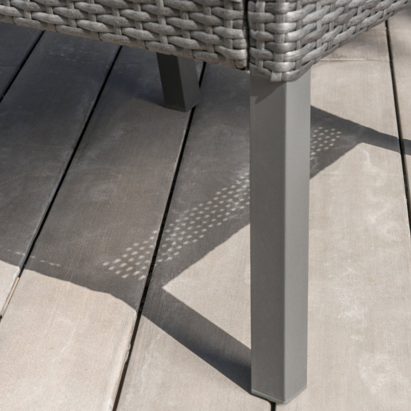 2 chaises de salle à manger grises pour l'extérieur