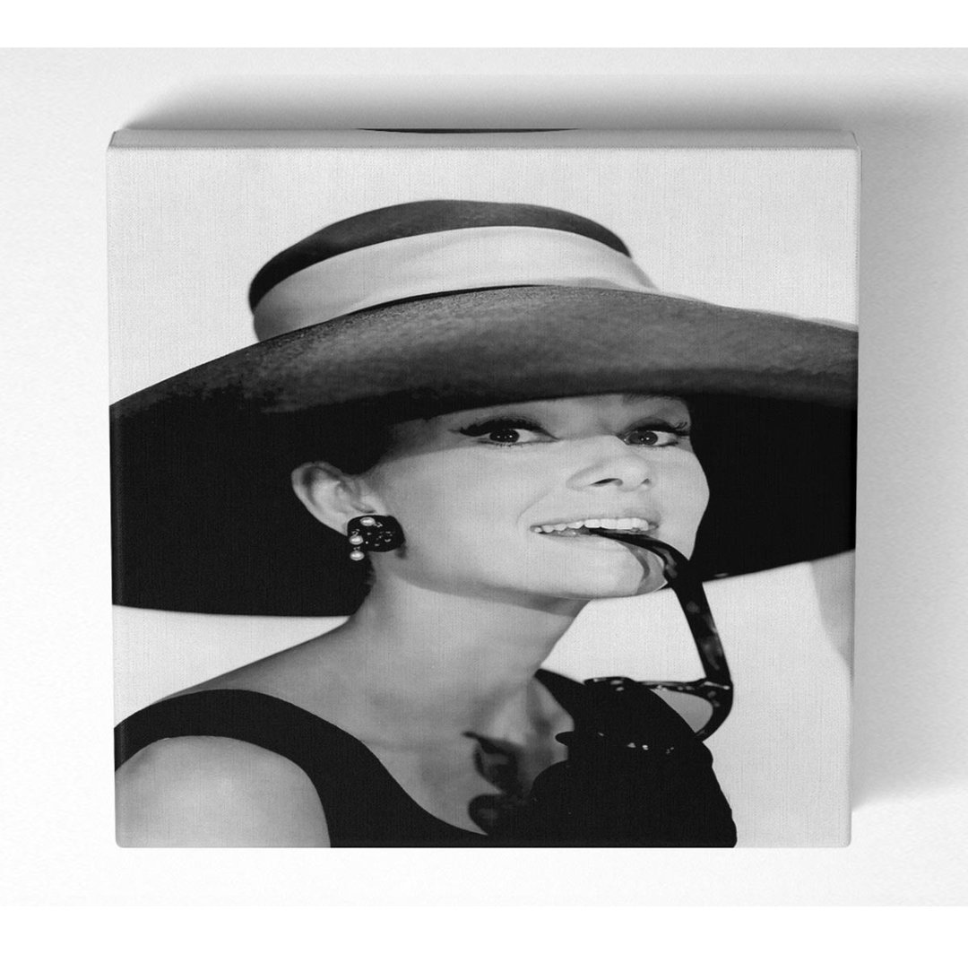 Audrey Hepburn Hut - Kunstdrucke auf Leinwand - Wrapped Canvas