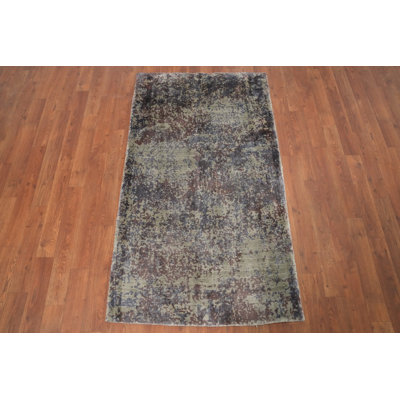 Elegant Abstract Rug 3x5 with Subtle Earthy Tones for Modern Spaces
