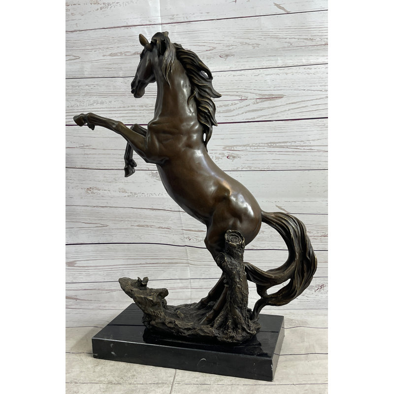 Statue étalon sauvage Stathelle
