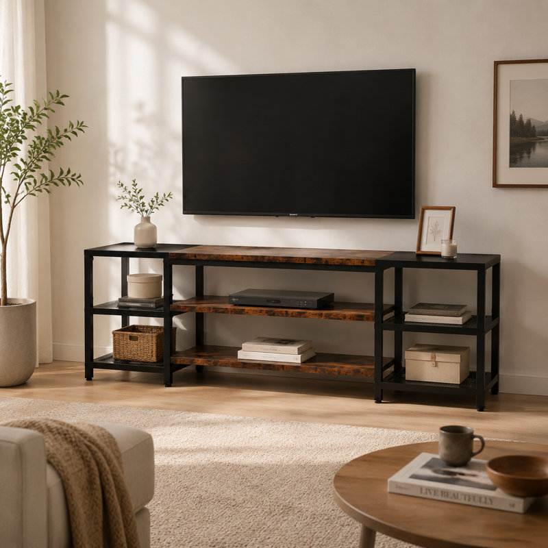 Ce meuble télé multifonctionnel à trois niveaux dispose d'un rangement à plusieurs niveaux pour organiser les décodeurs et l'équipement audio, tandis que sa surface supérieure élargie peut accueillir des téléviseurs à grand écran de 85 pouces ou moins.