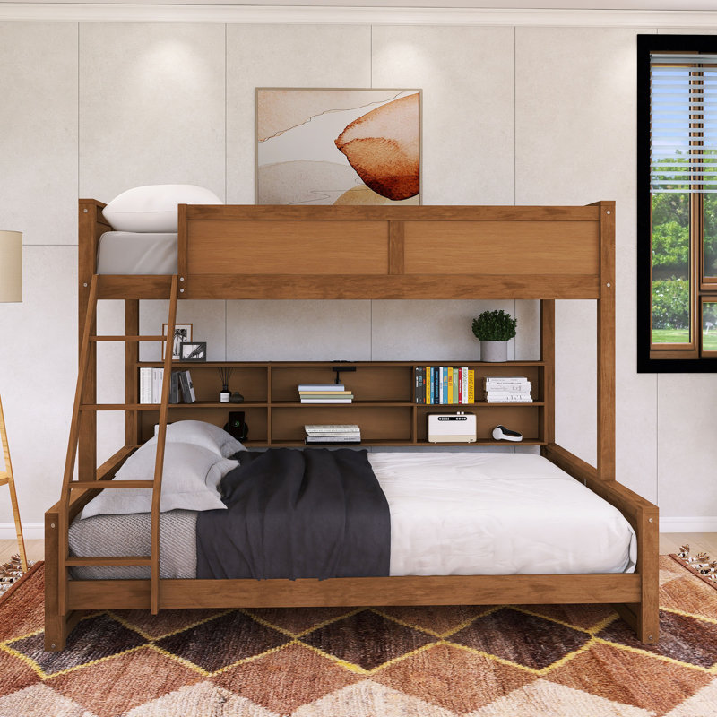 Lit superposé simple au-dessus de grand lit avec cadre en bois avec tablettes de rangement et ports USB, Simple TG sur grand