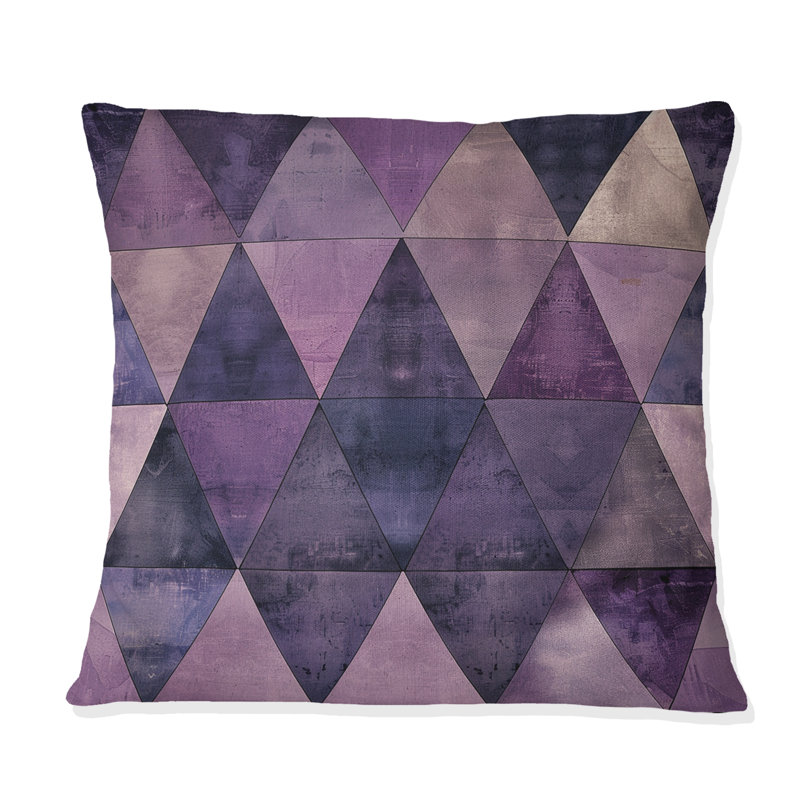 Coussin Mid-Century mauve à motif de triangles IV, H 16 po x l 16 po