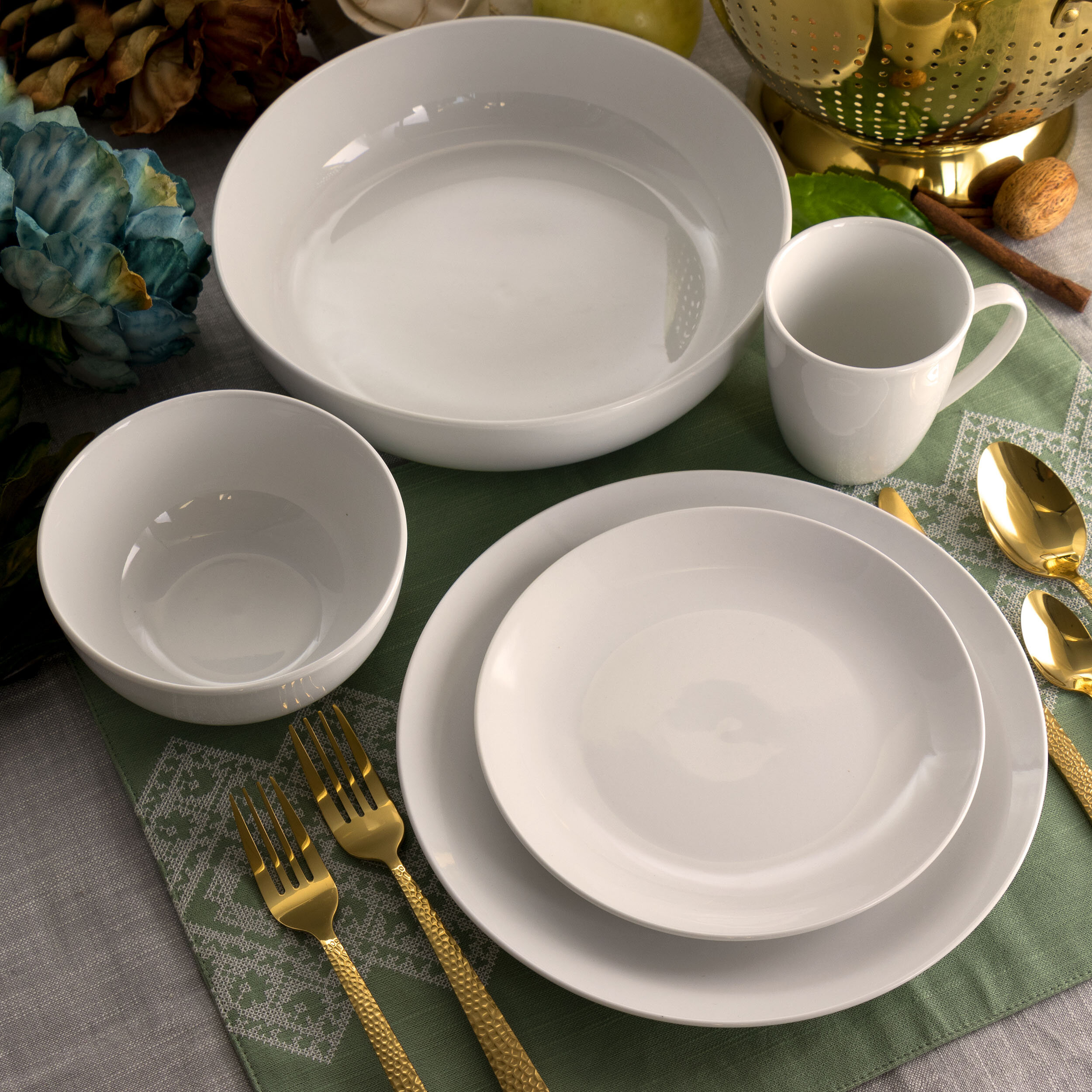 Elama 16-Piece Cara White Porcelain Dinnerware Set (Service for 4