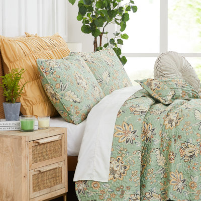 Jacobean Willow Oversized easy care lightweight Quilt Bedding Set by Southshore Fine Linens