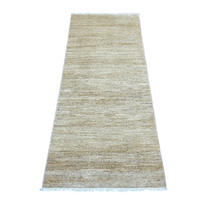 Tapis de couloir oriental beige, 2 pi 6 po x 6 pi, uni uni, en laine Ghazni filée à la main, luxuriante et moelleuse
