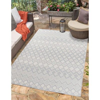 Baylon Geometric Indoor / Outdoor Area Rug