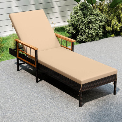 1PCS Patio Rattan Chaise Lounge Outdoor Reclining Lounger Chair with Wood Armrests