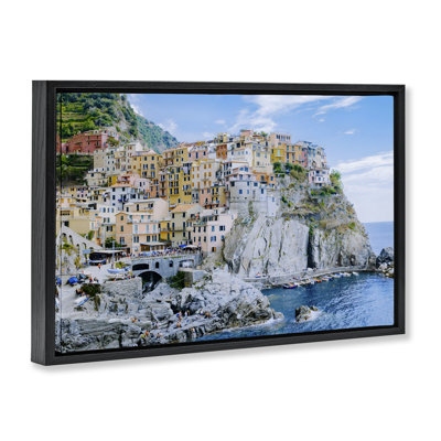 «Seaside Village View Floater», art mural par LSR Creative Studio