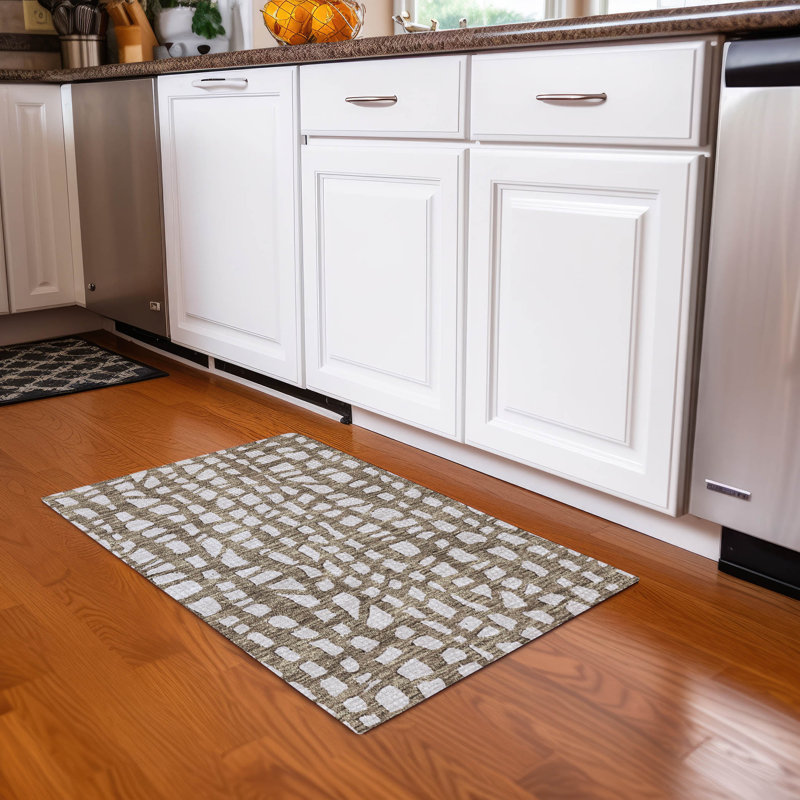 Tapis intérieur / extérieur en polyester tissé à la machine Lamanna, Rectangle 1 pi 8 po x 2 pi 6 po