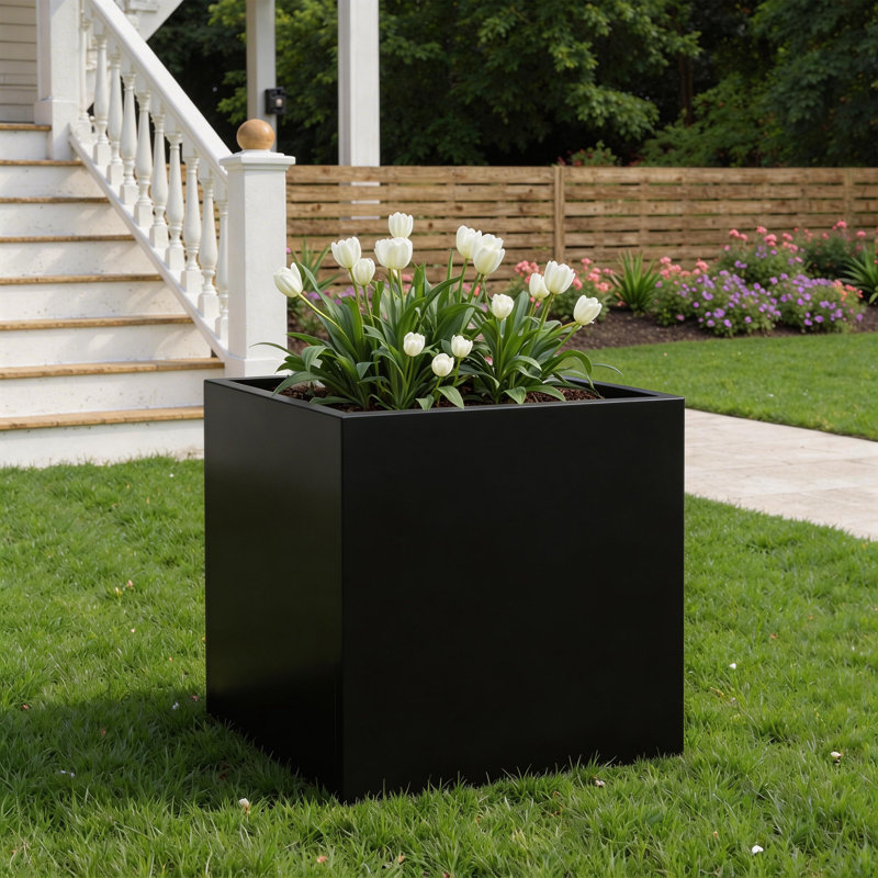 Boîte à fleurs rectangulaire en métal avec trous de drainage Dees, 15.3" H X 16.5" W X 15.7" D, Noir