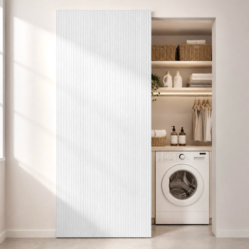 Porte de grange coulissante encastrée cannelée apprêtée blanche 36 po x 84 po pour ouverture de 32 po à 34 po X 80 po Avec quincaillerie cachée / invisible