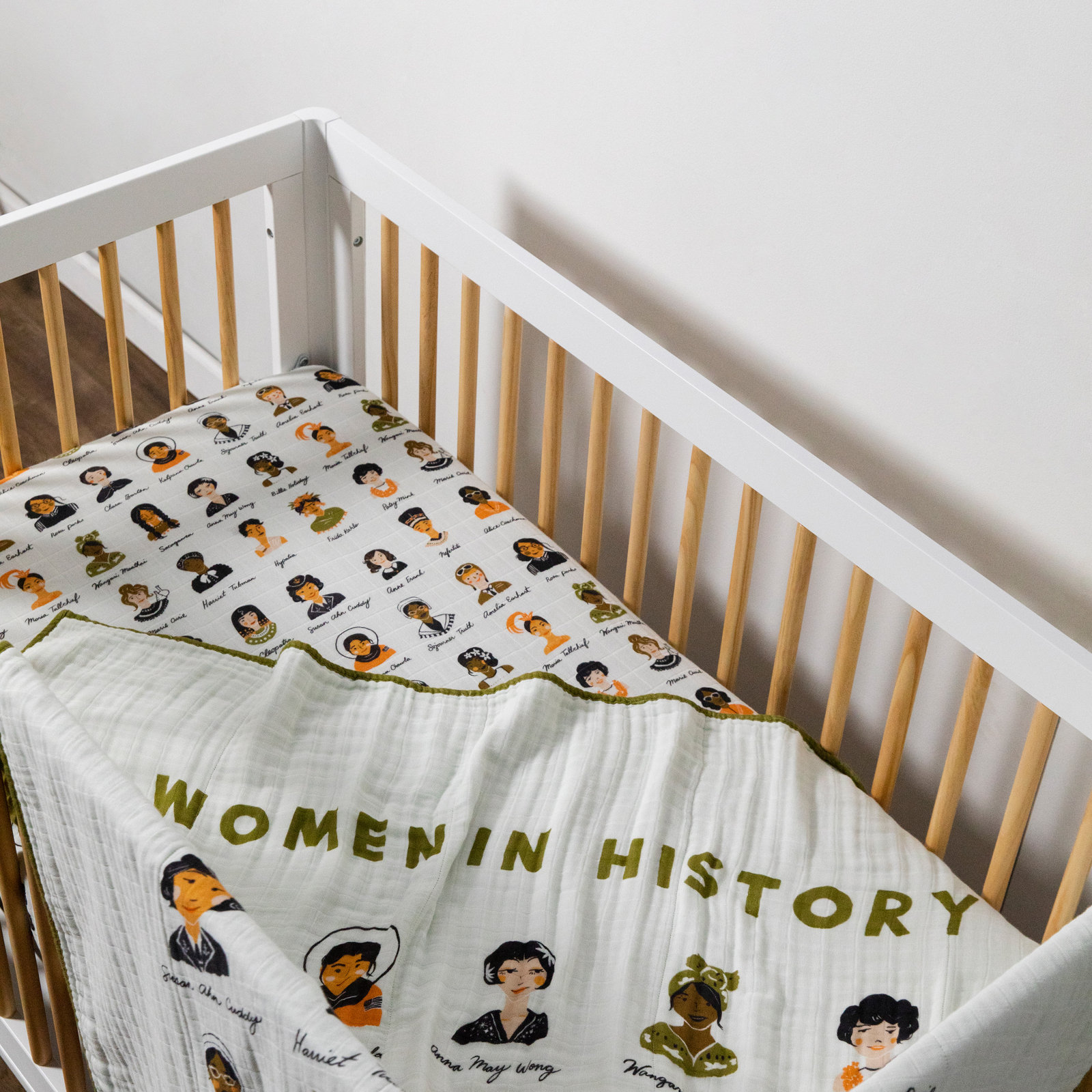 Women in History Muslin Fitted Crib Sheet