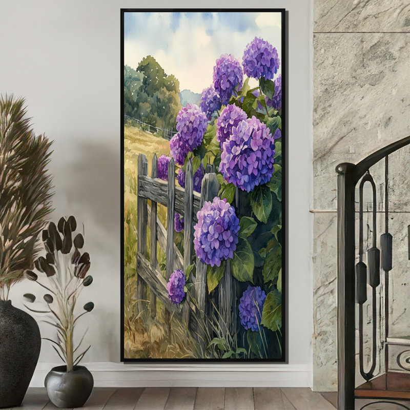 Canterbury Summer Hydrangeas By The Farm Fence IV - Hydrangea Wall Art, H 60 po x l 28 po, Reproduction avec cadre flottant