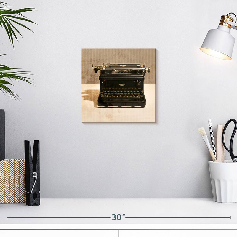 Machine à écrire Kerner Royal, H 10 po x l 10 po