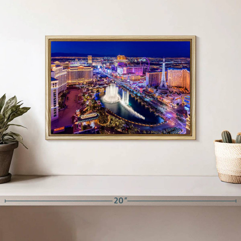 Las Vegas at Night Neon Lights, 13 po x 9 po, Cadre flottant en bois naturel