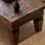 Table basse en bois massif de style Wabi-sabi